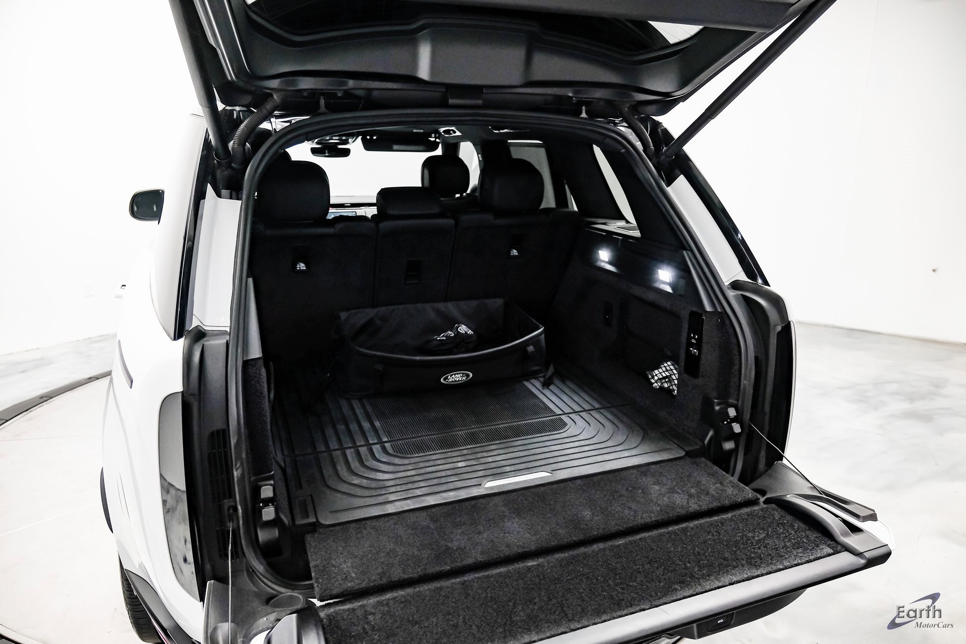 Used 2024 Land Rover Range Rover SE image 87