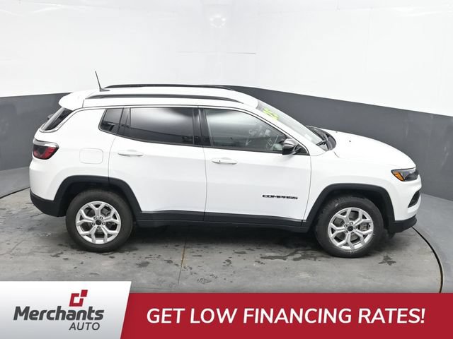 Used 2025 Jeep Compass Latitude AWD/4WD image 31