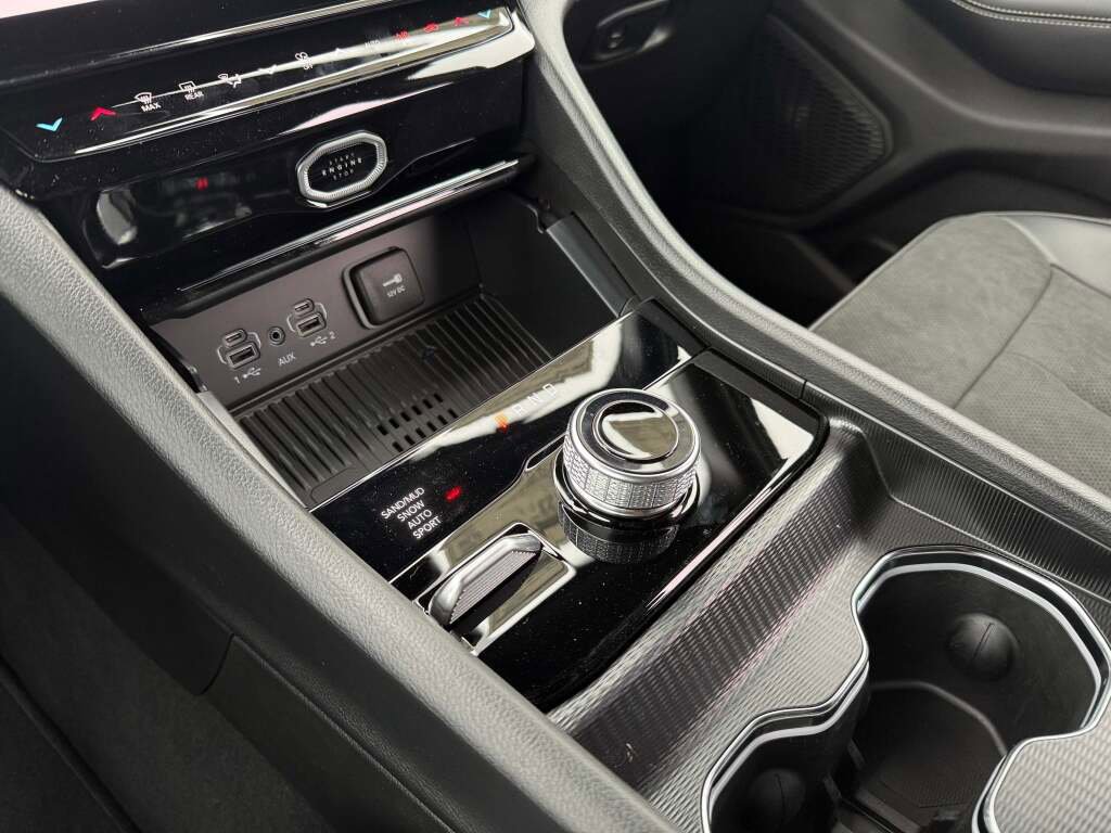 New 2026 Jeep Grand Cherokee Altitude image 23