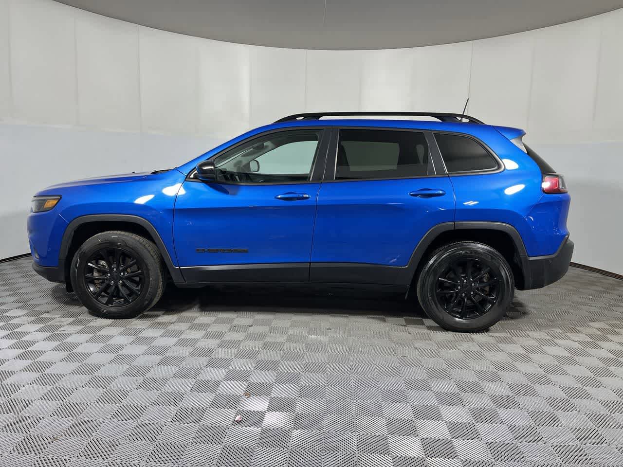Used 2023 Jeep Cherokee Altitude Lux AWD/4WD image 5