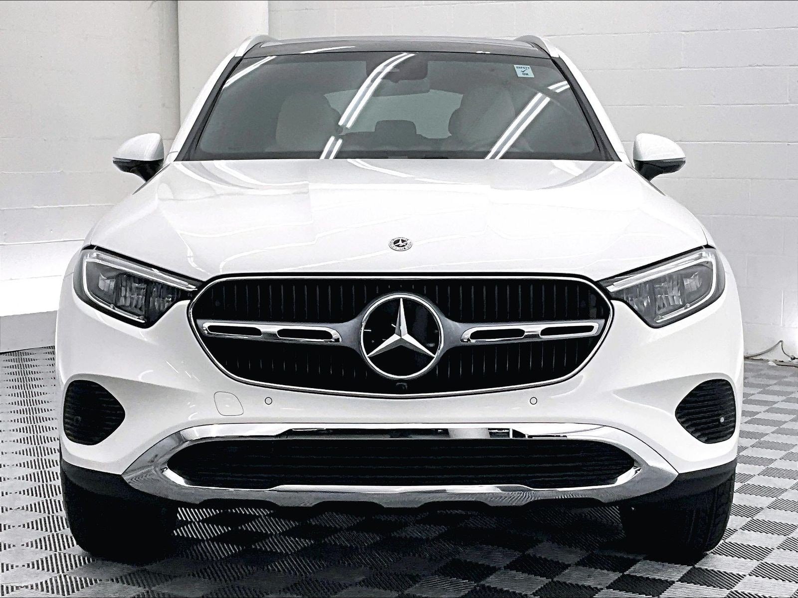 Certified 2025 Mercedes-Benz GLC 350e 4MATIC image 2