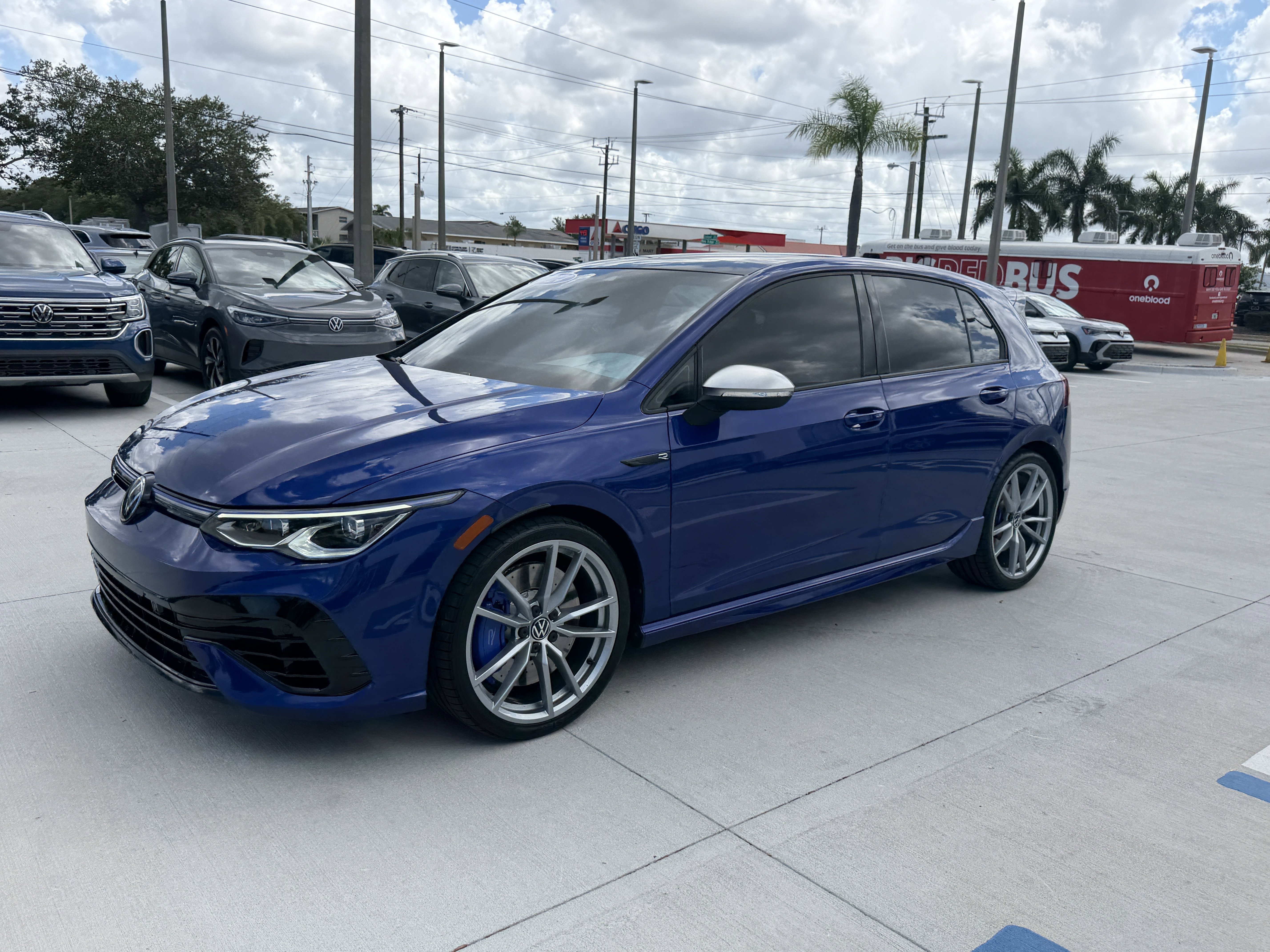 Used 2024 Volkswagen Golf R AWD/4WD image 7