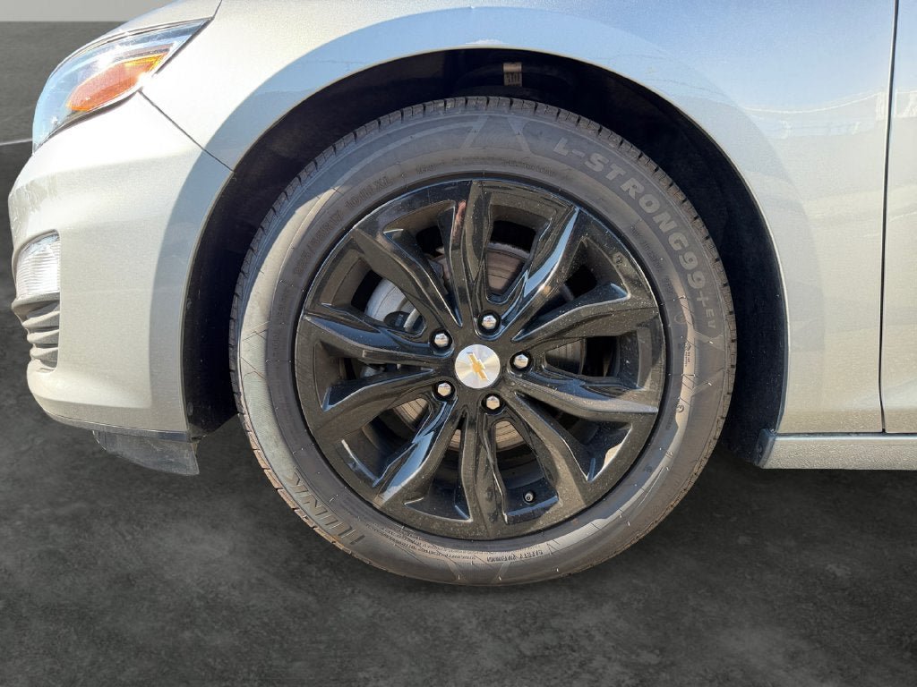 Used 2024 Chevrolet Malibu LT FWD image 5