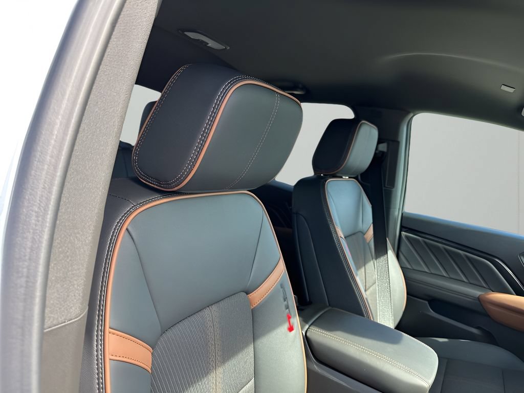 New 2026 GMC Canyon AT4 AWD/4WD image 17
