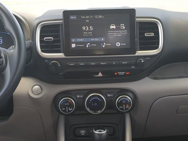 Used 2025 Hyundai Venue SEL FWD image 18