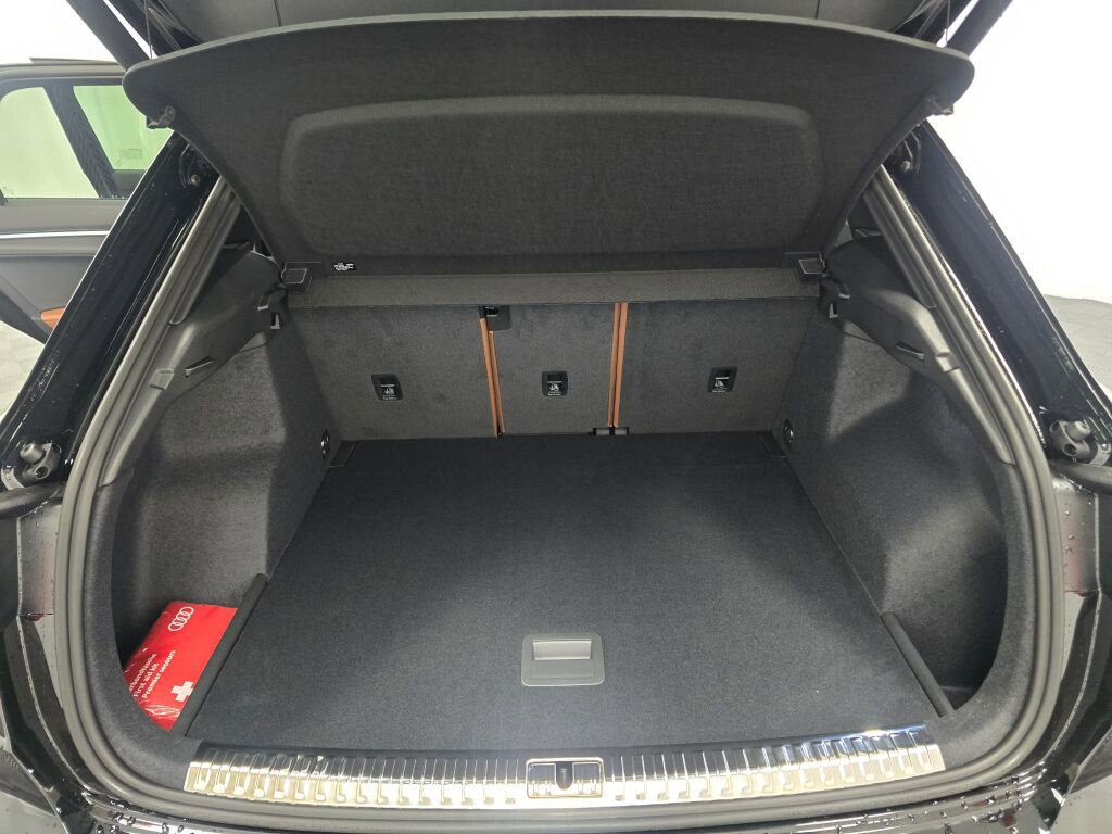 New 2025 Audi Q3 2.0T Premium Plus image 11