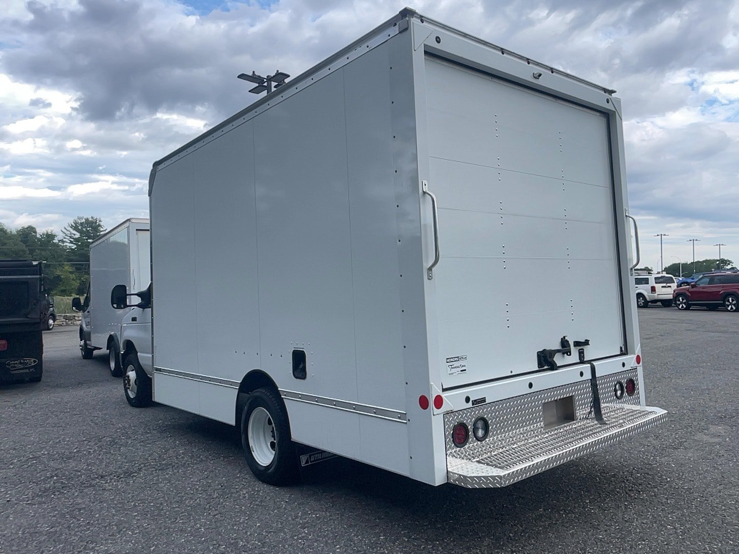 Used 2024 Ford E-450 and Econoline 450 Super Duty w/ Driver's Safety Package RWD image 12