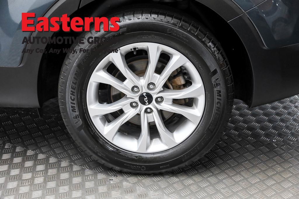 Used 2022 Kia Telluride LX image 8