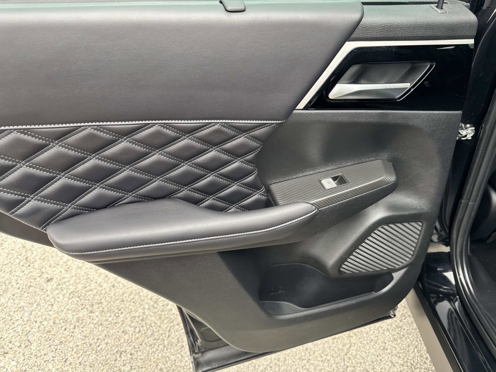 Used 2023 Mitsubishi Outlander SEL AWD/4WD image 9