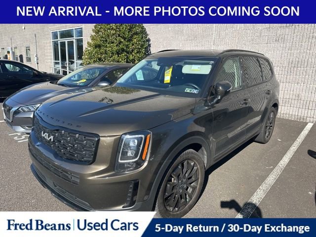 Used 2022 Kia Telluride EX w/ EX Premium Package image 2