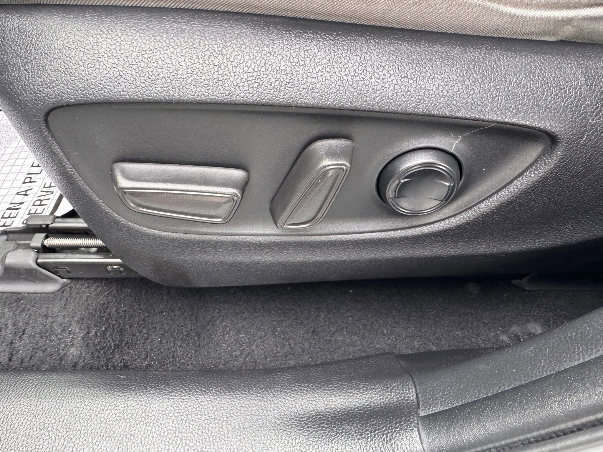 Used 2021 Toyota RAV4 XLE w/ Carpet Mat Package (TMS) image 27