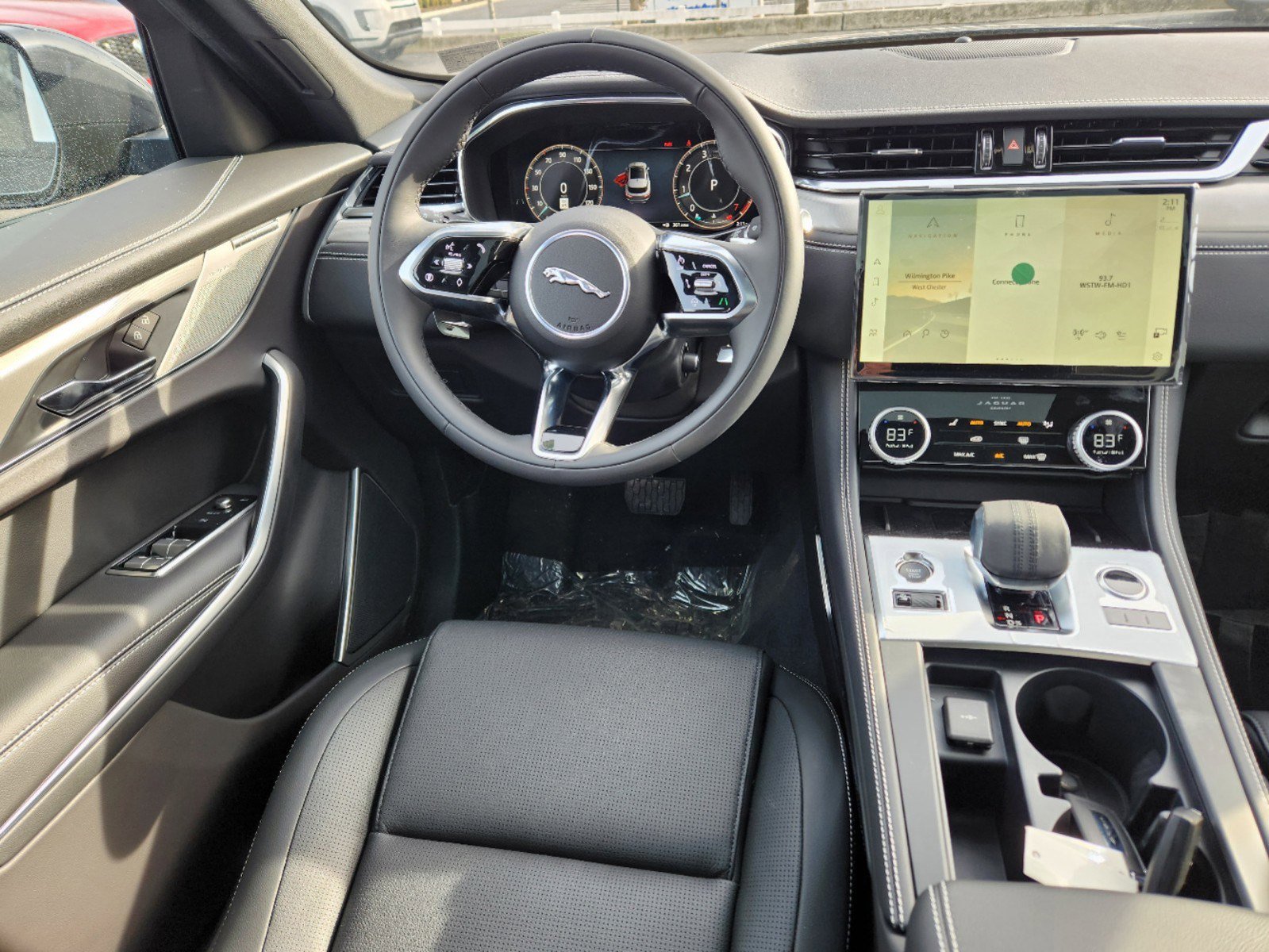 Used 2025 Jaguar F-PACE R-Dynamic S AWD/4WD image 12