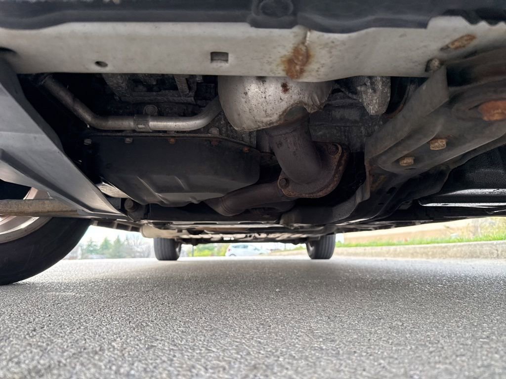 Used 2016 Chrysler Town & Country Touring image 16