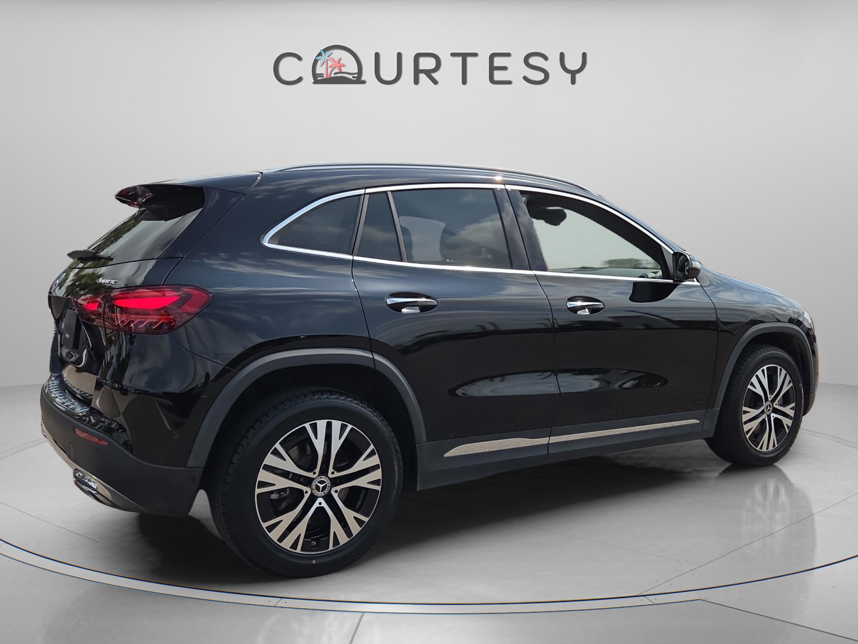 Used 2025 Mercedes-Benz GLA 250 4MATIC image 5