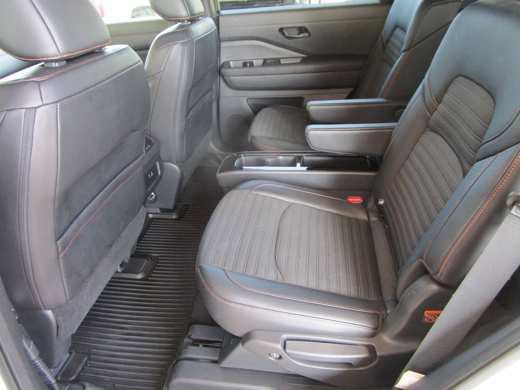 Used 2024 Nissan Pathfinder Rock Creek AWD/4WD image 18
