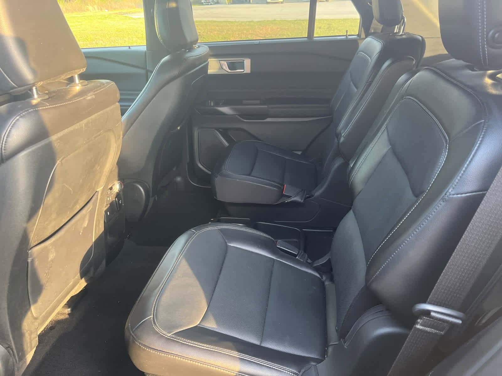 Used 2020 Ford Explorer Limited RWD image 6