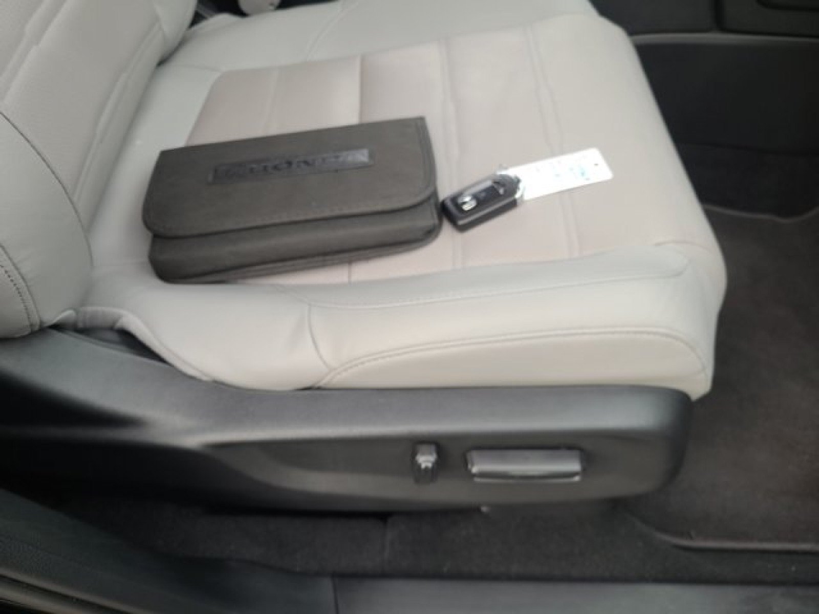 Used 2020 Honda CR-V Touring image 23