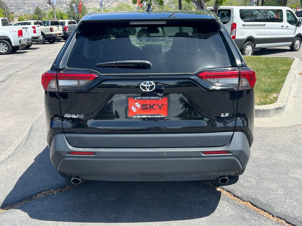 Used 2024 Toyota RAV4 LE FWD image 10