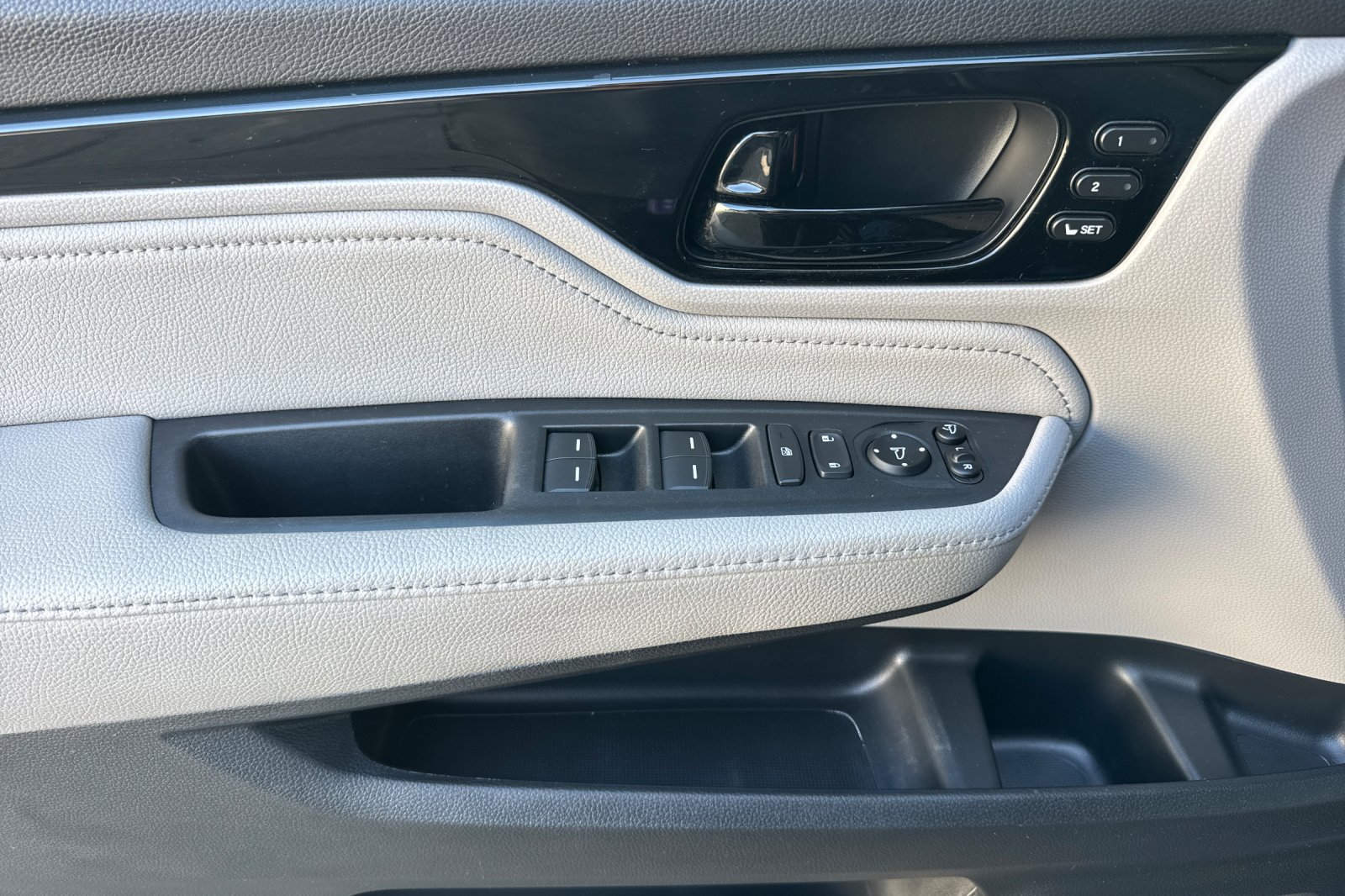Used 2019 Honda Odyssey Elite image 8