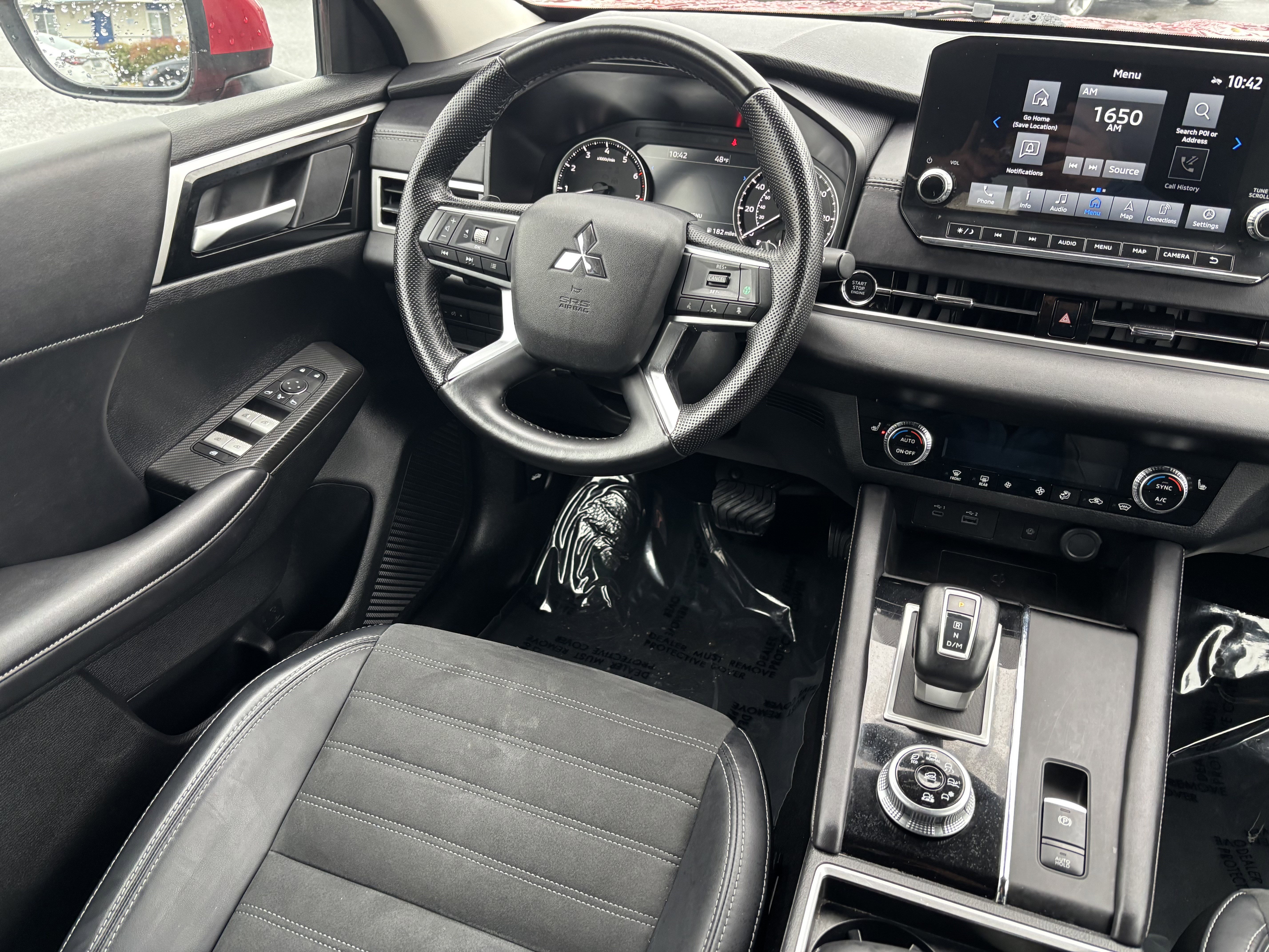 Used 2024 Mitsubishi Outlander SE image 21