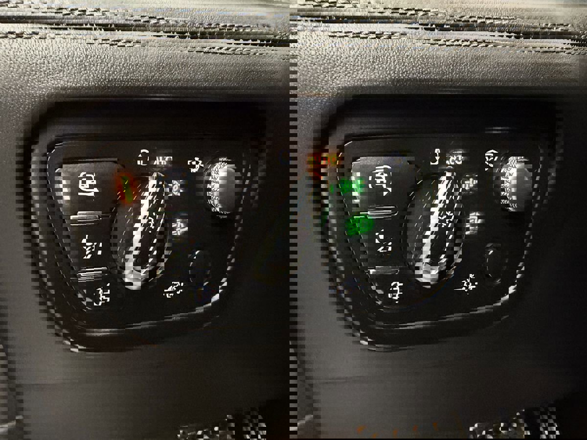 Used 2017 Bentley Bentayga image 14