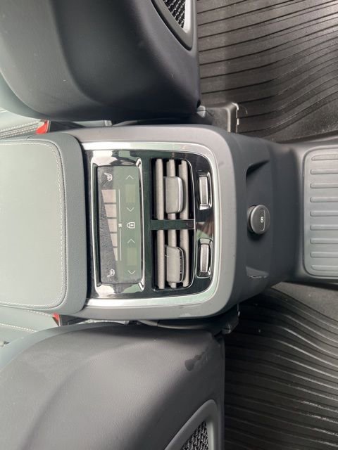 Certified 2024 Volvo XC90 T8 Ultimate w/ Protection Package Premier AWD/4WD image 20