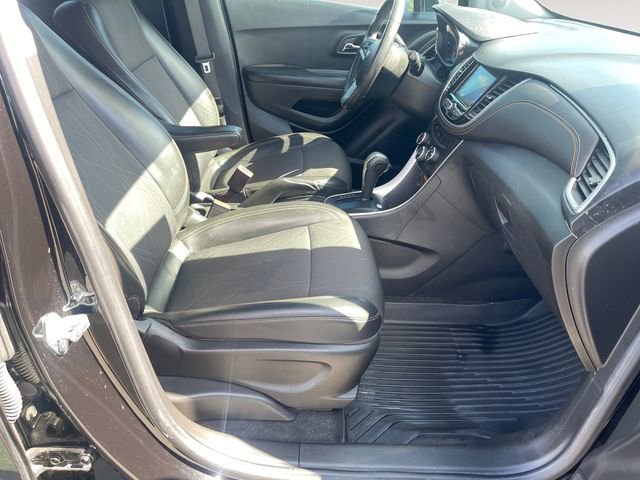 Used 2022 Chevrolet Trax LT w/ LT Convenience Package FWD image 27
