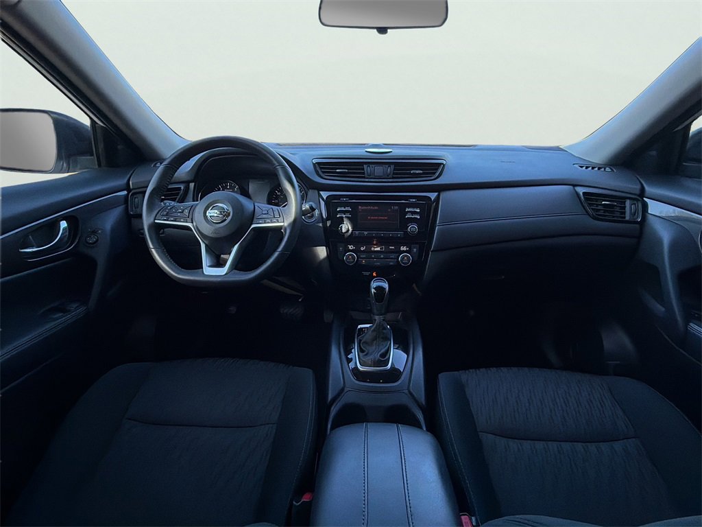 Used 2017 Nissan Rogue SV image 11