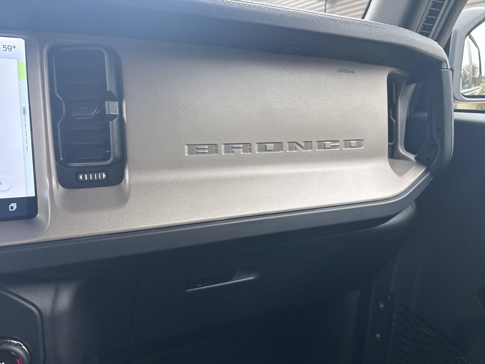 Used 2025 Ford Bronco Outer Banks AWD/4WD image 36