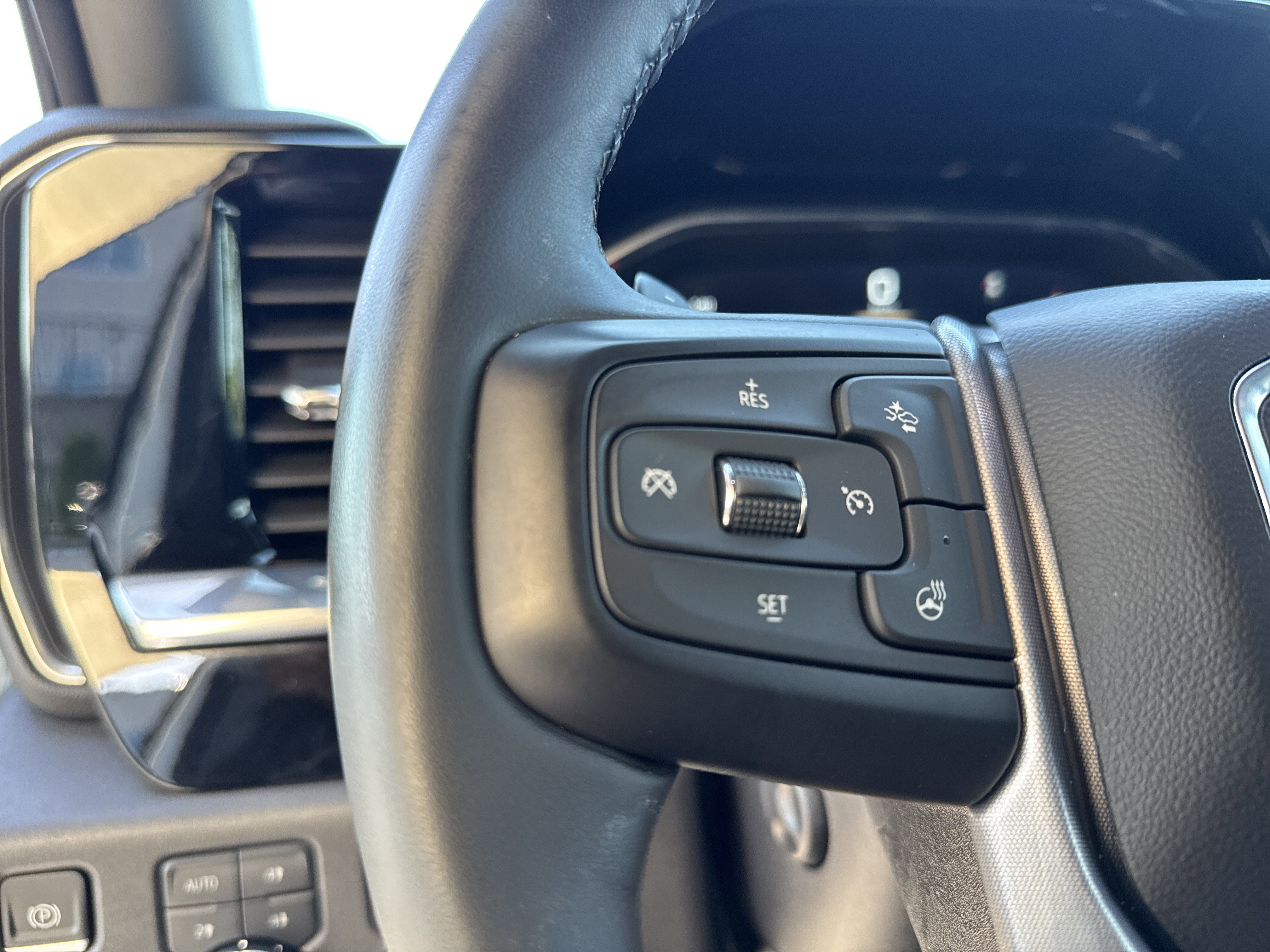 Used 2023 GMC Sierra 1500 SLT w/ SLT Premium Plus Package AWD/4WD image 19