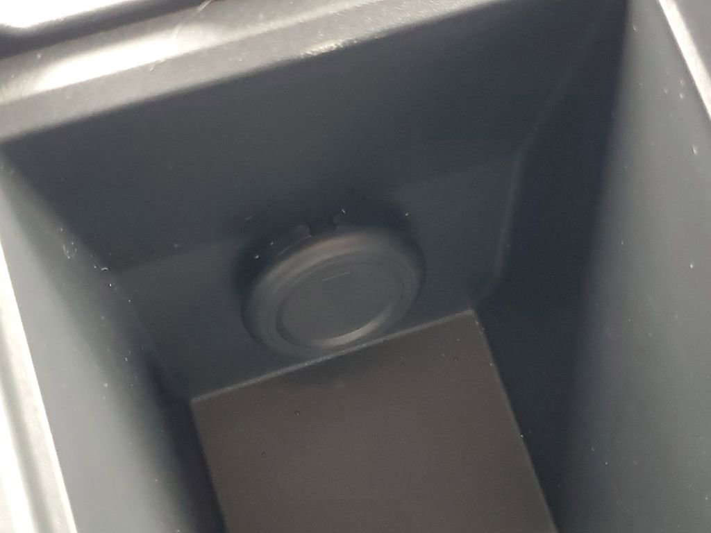 Used 2025 Nissan Kicks SV image 28