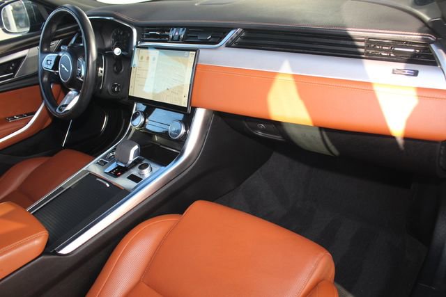 Used 2022 Jaguar XF R-Dynamic SE image 26