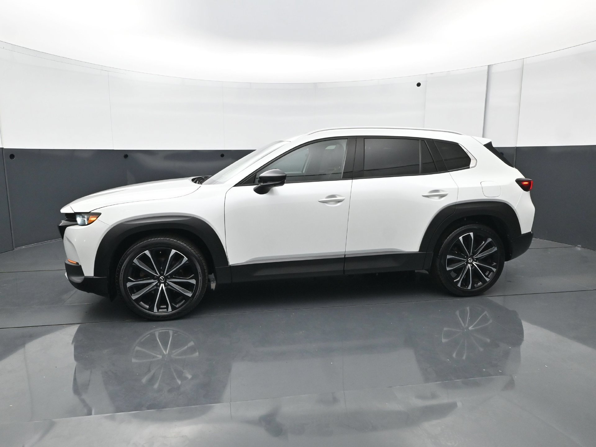 Used 2023 MAZDA CX-50 AWD 2.5 Turbo w/ Premium Pkg image 3