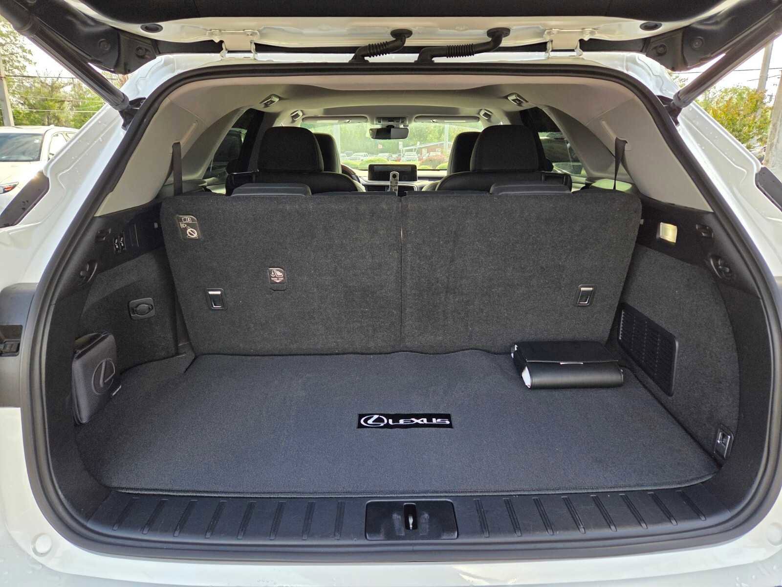 Used 2021 Lexus RX 350L FWD w/ Premium Package image 18