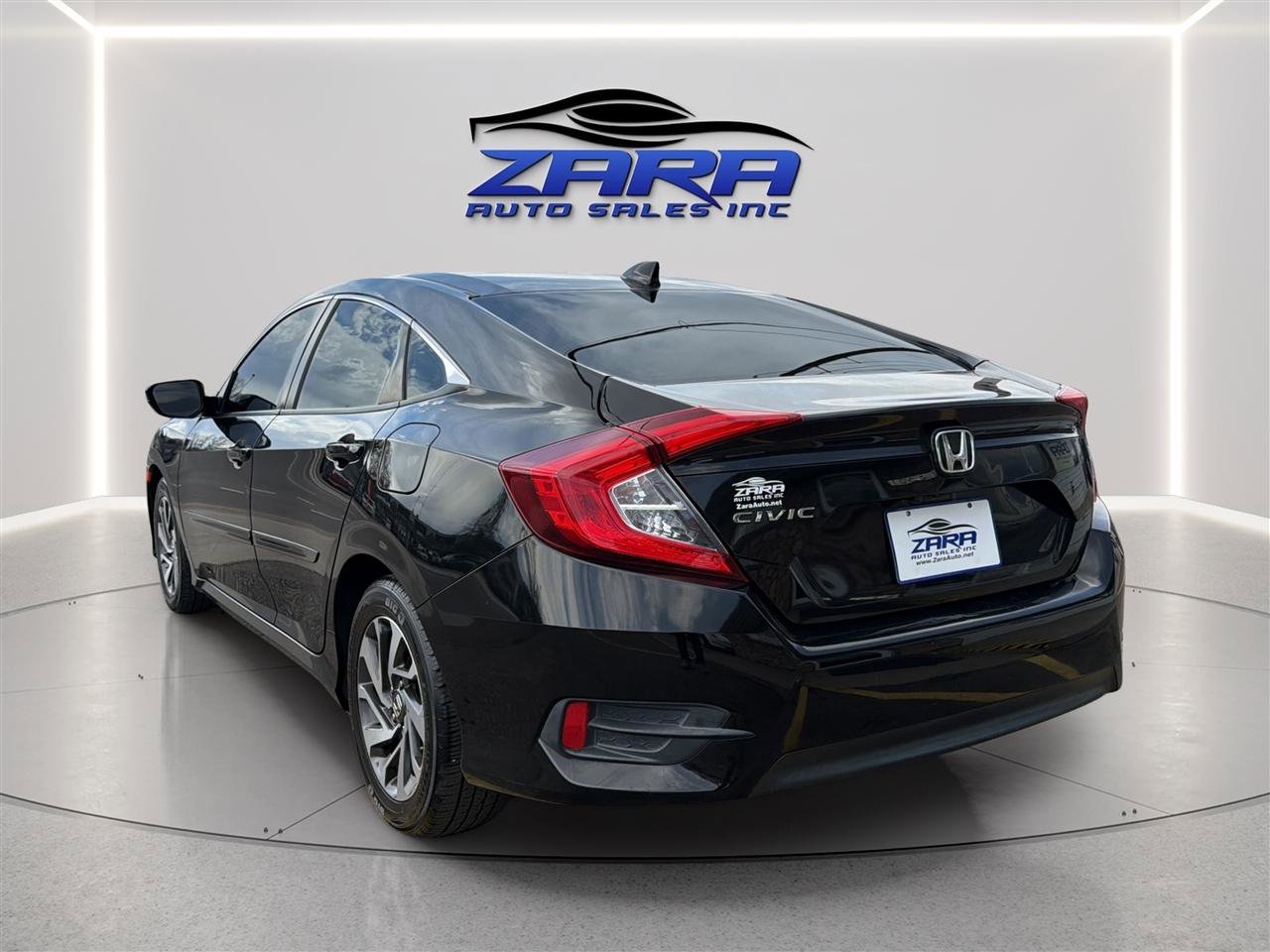 Used 2018 Honda Civic EX image 5