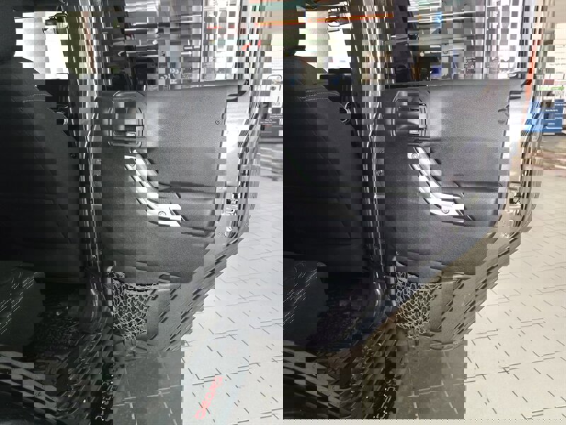 Used 2014 Jeep Wrangler Unlimited Sahara image 16