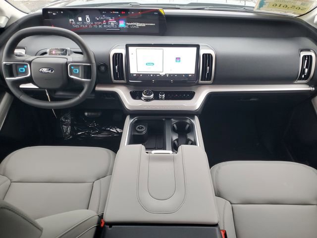 New 2026 Ford Expedition Active image 8