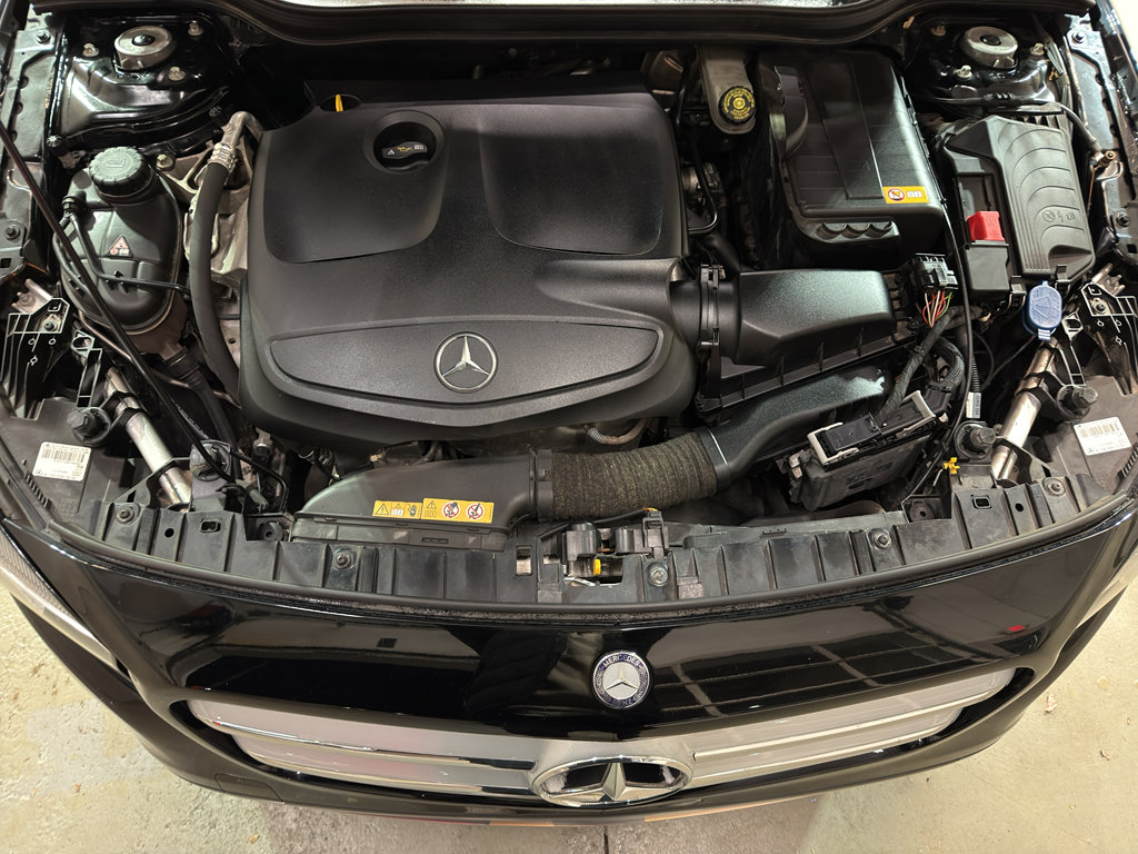 Used 2015 Mercedes-Benz GLA 250 4MATIC image 32