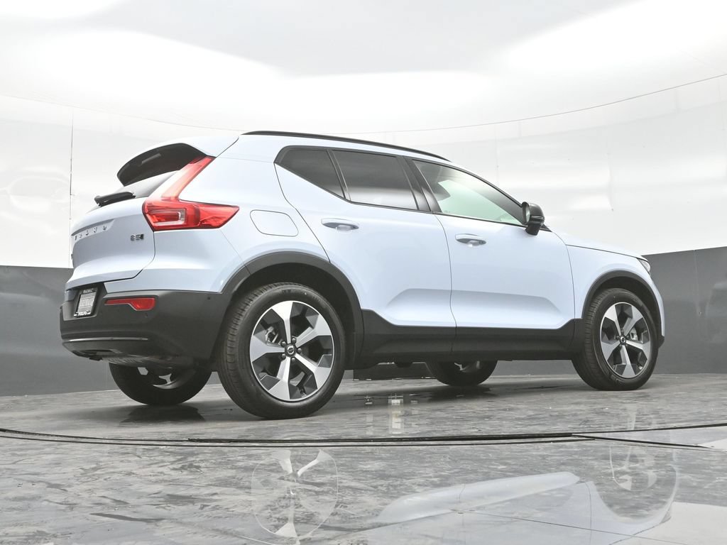 New 2026 Volvo XC40 B5 Plus w/ Climate Package AWD/4WD image 29