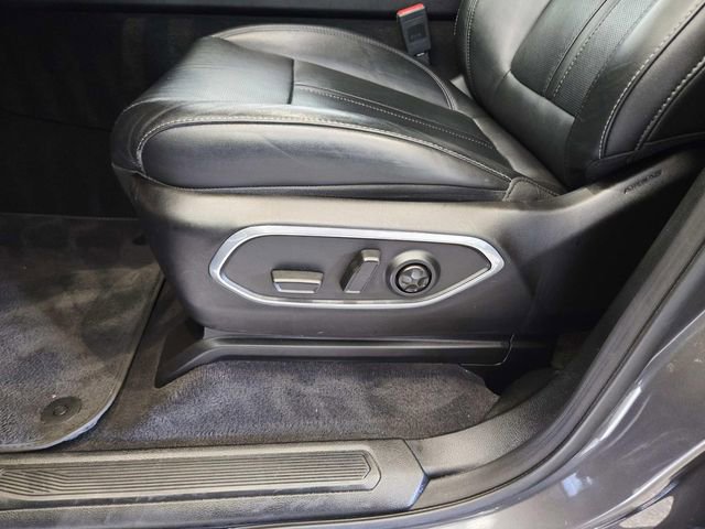 Used 2023 Jeep Wagoneer Base w/ Premium Group I image 39