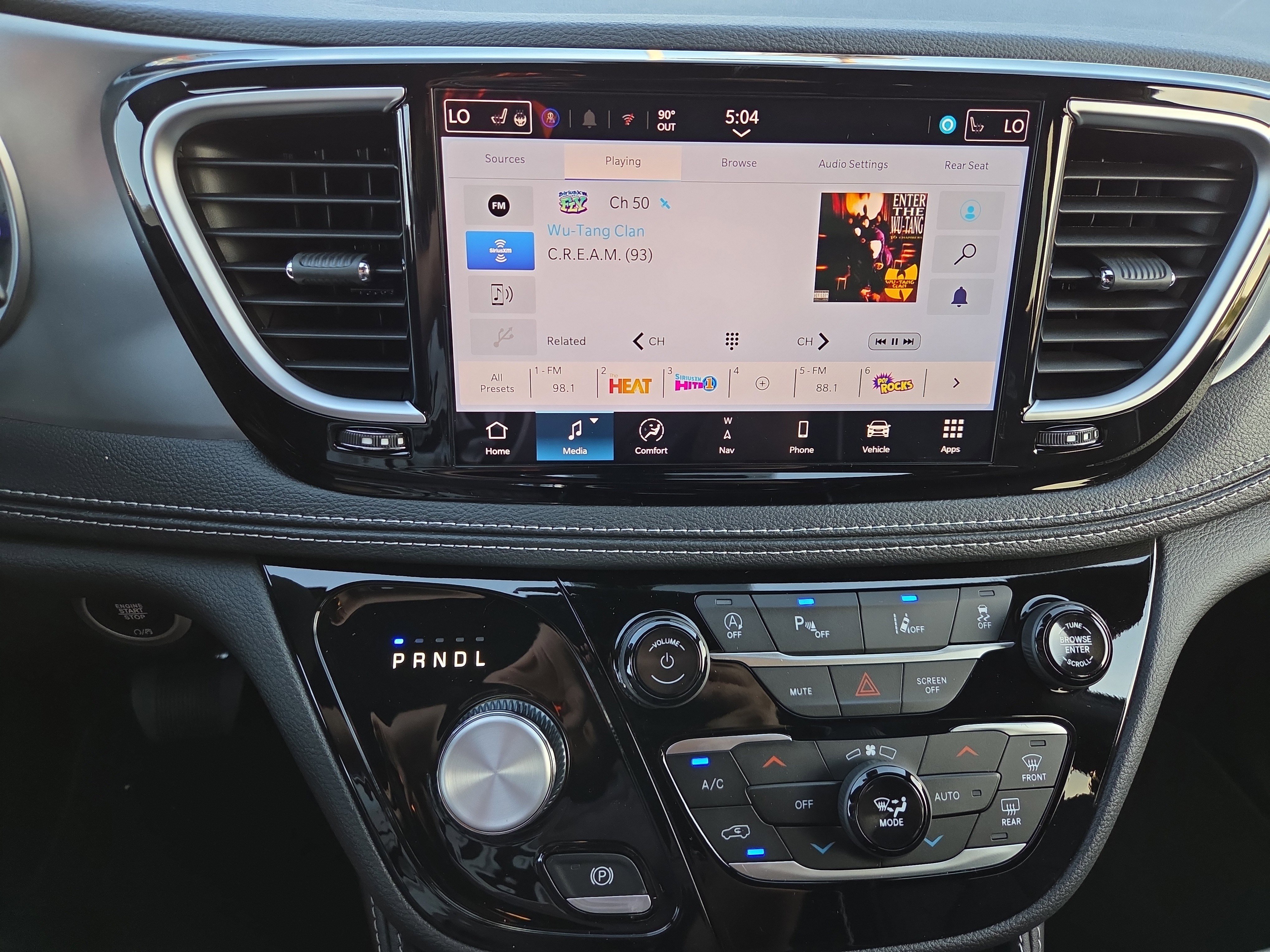 New 2026 Chrysler Pacifica Limited w/ Uconnect Theater Family Group image 11