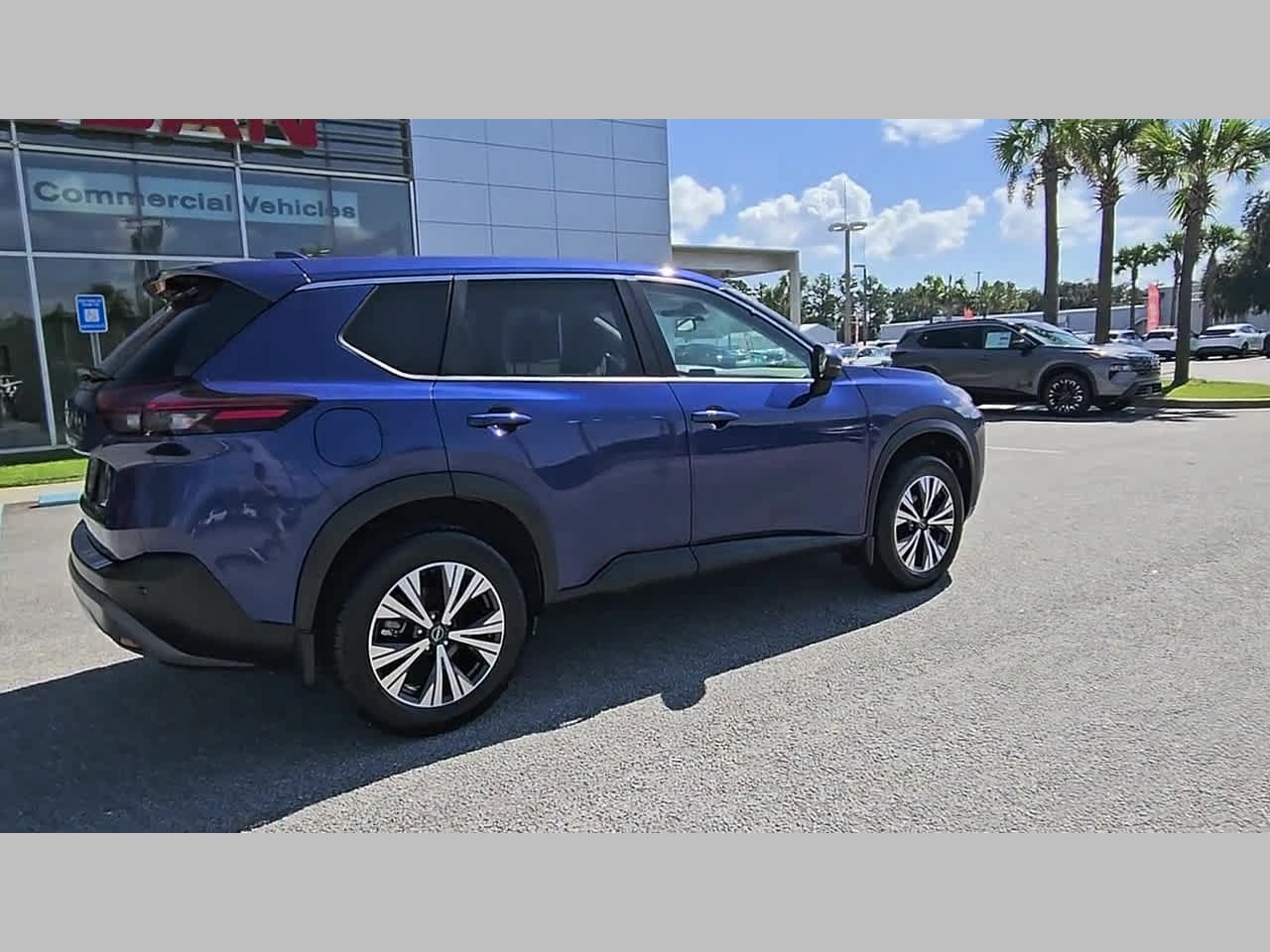 Used 2022 Nissan Rogue SV FWD image 34