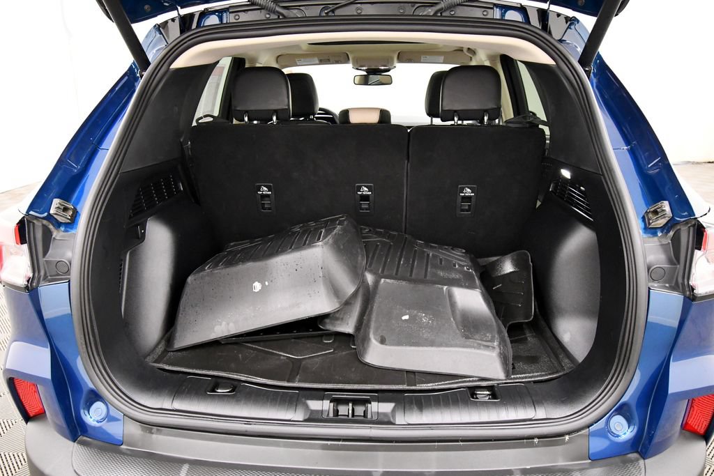 Used 2020 Ford Escape Titanium w/ Titanium Premium Package 2.0 AWD/4WD image 7