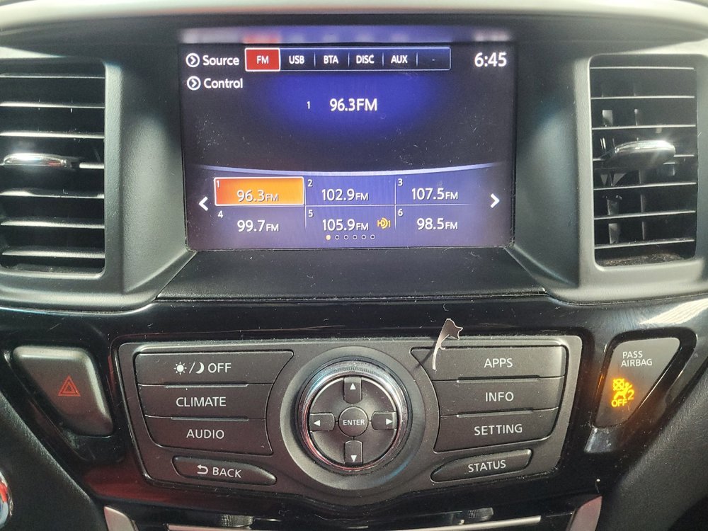 Used 2020 Nissan Pathfinder S image 25