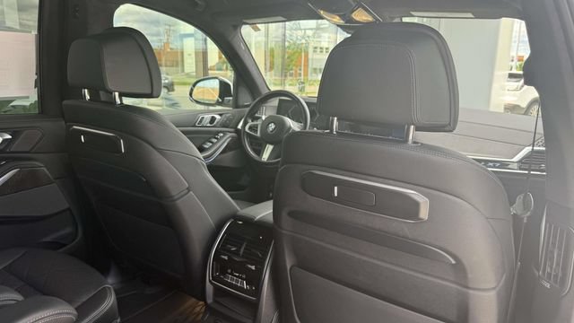 Used 2024 BMW X7 xDrive40i w/ M Sport Package AWD/4WD image 55