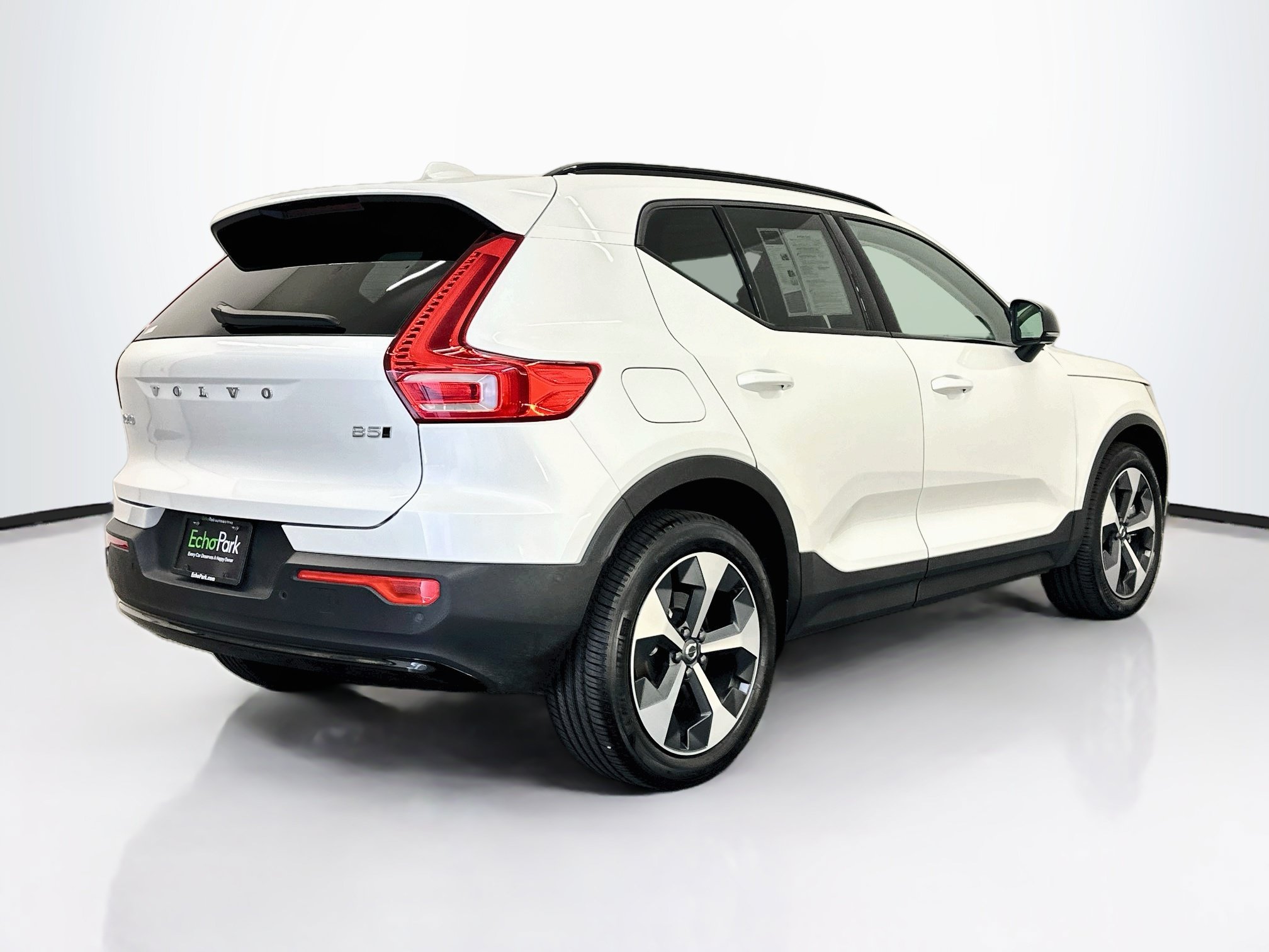 Used 2026 Volvo XC40 B5 Plus AWD/4WD image 9