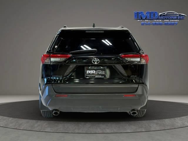 Used 2019 Toyota RAV4 XLE w/ Convenience Package FWD image 7