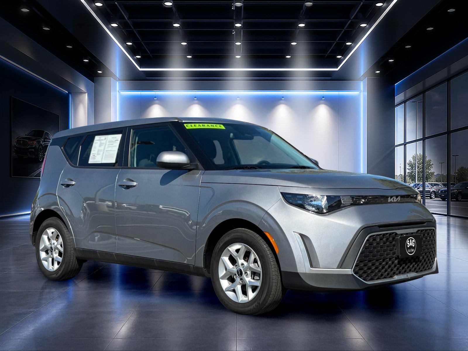 Used 2025 Kia Soul LX w/ LX Technology Package FWD image 2