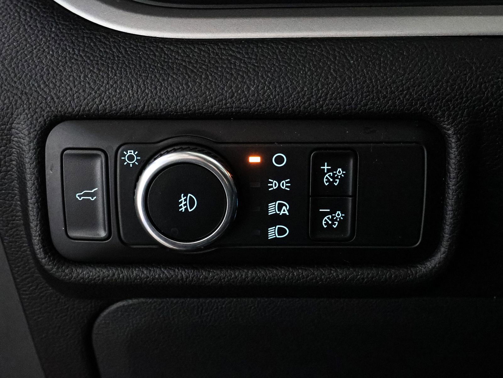 Certified 2023 Ford Explorer XLT w/ Equipment Group 202A image 33