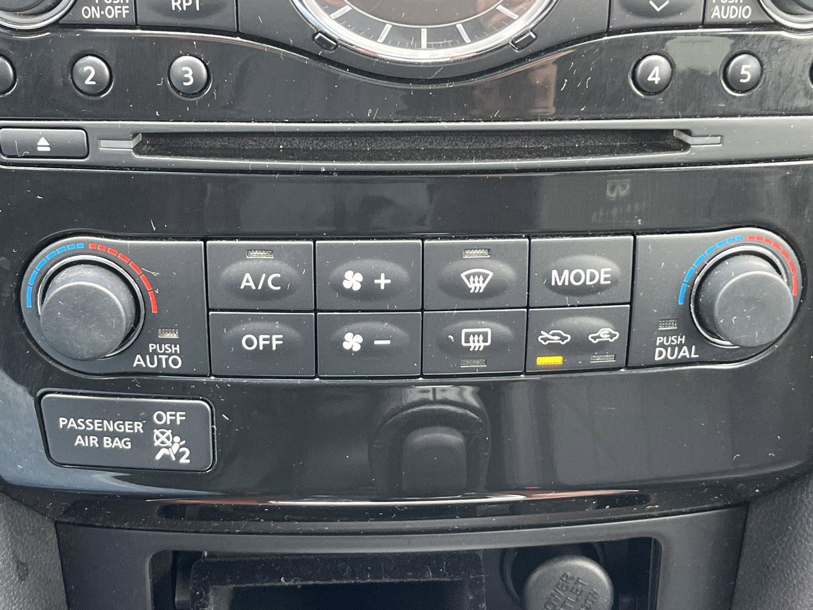 Used 2014 INFINITI QX70 AWD image 18